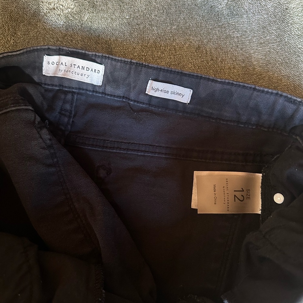 Social Standard by Sanctuary Black Camo jeans - Picture 5 of 6